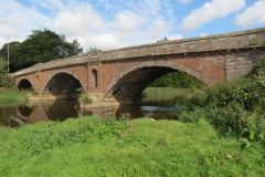 4.-Cowley-Bridge-River-Creedy-downstream-arches-1