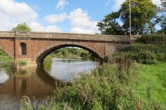 4.-Cowley-Bridge-River-Creedy-downstream-arches-4
