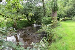 4.-Flowing-behind-the-Youth-Hostel-in-Exford-2