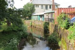 4.-Flowing-behind-the-Youth-Hostel-in-Exford-7