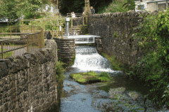 24c.-Queens-Row-pond-weir