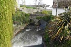 70. Waterloo Cottages Footbridge upstream arches