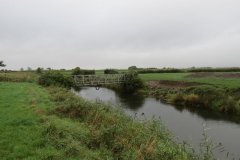 13.-Looking-upstream-to-ROW-footbridge