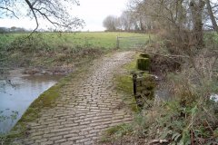 23.-Boulters-Bridge-Cobbled-Deck