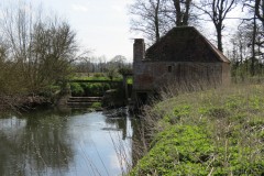 4.-Looking-upstream-to-Hatch-House