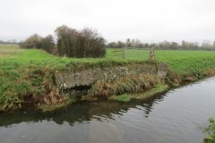 3.-Sluice-downstream-from-Hythe-Bow-bridge-2