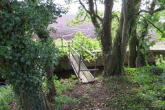 4.-Footbridge-downstream-from-Emley-Lane-bridge