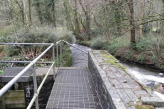 4. Flow control sluice