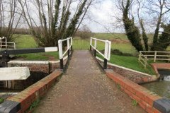 11.-Kings-Lock-Footbridge