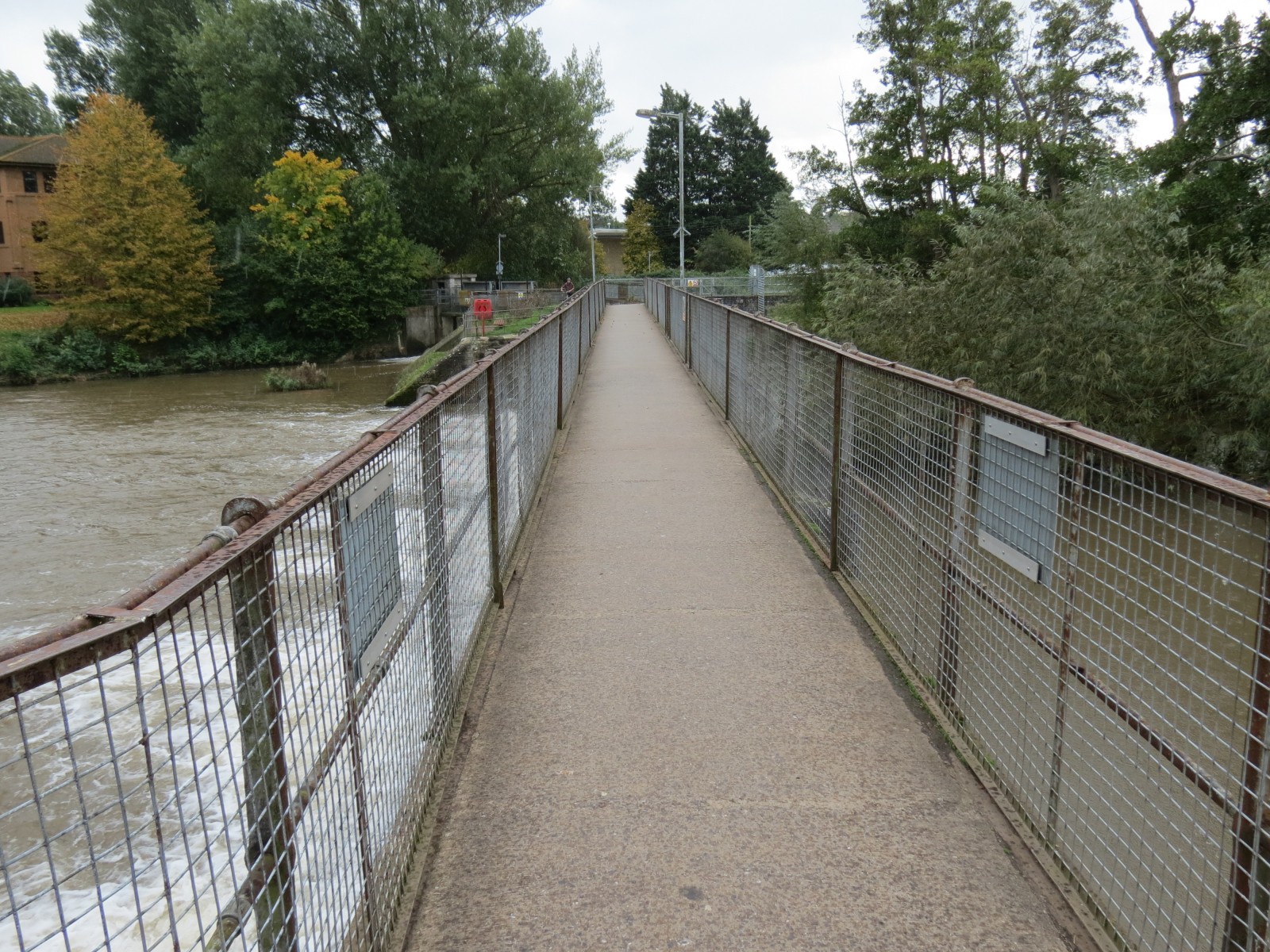 10.-French-Weir-Footbridge