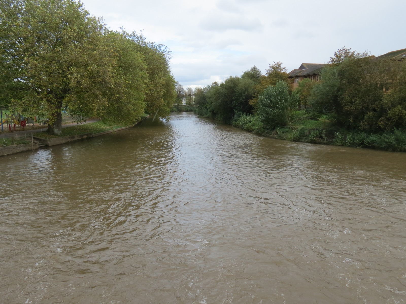 12.-Looking-downstream-from-French-Weir-Footbridge