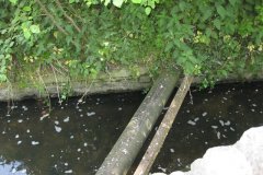 47Pipe-Crossing-Downstream-from-Accommodation-Bridge