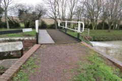 4.-Standards-Lock-Bridge