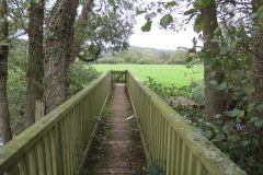 7.-Iwood-Manor-footbridge-1