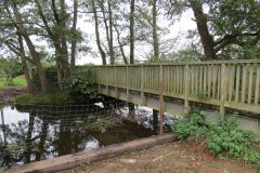 7.-Iwood-Manor-footbridge