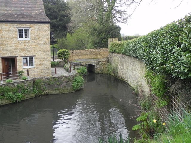 13.-Hewletts-Mill-Pond