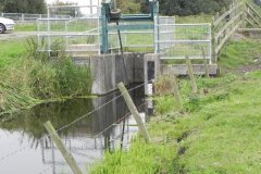 Rhyne-Sluice-near-Catcott-Bridge