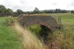 2.Fountains-Wall-Accomodation-Bridge-downstream-from-Hartlake-Bridge