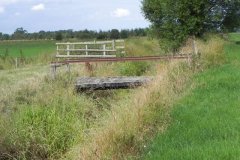 3.Fountains-Wall-Footbridge-downstream-from-Hartlake-Bridge