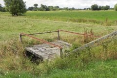 5.Fountains-Wall-Footbridge-downstream-from-Hartlake-Bridge