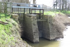 1.-Gravity-Outfall-with-River-Parrett-3